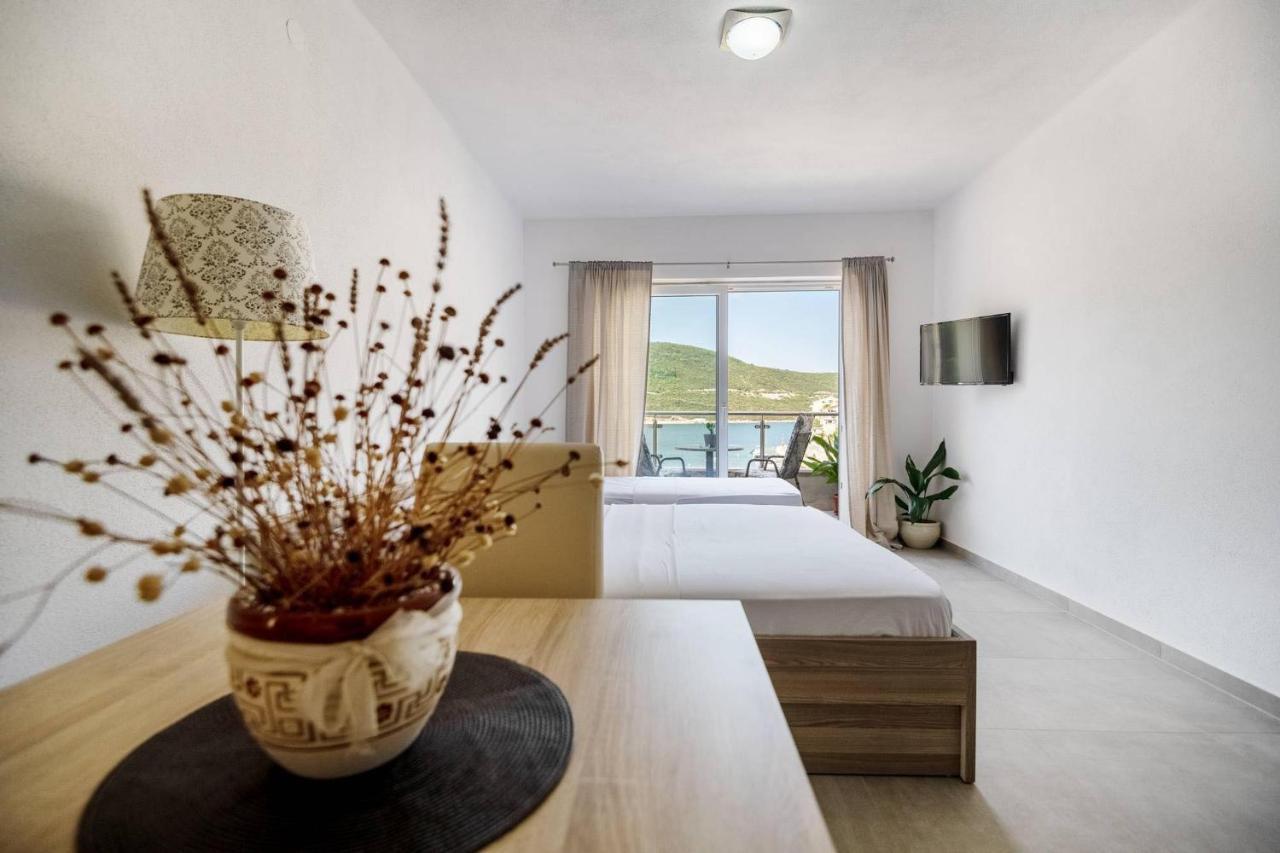 Apartmani Divna 네움 외부 사진