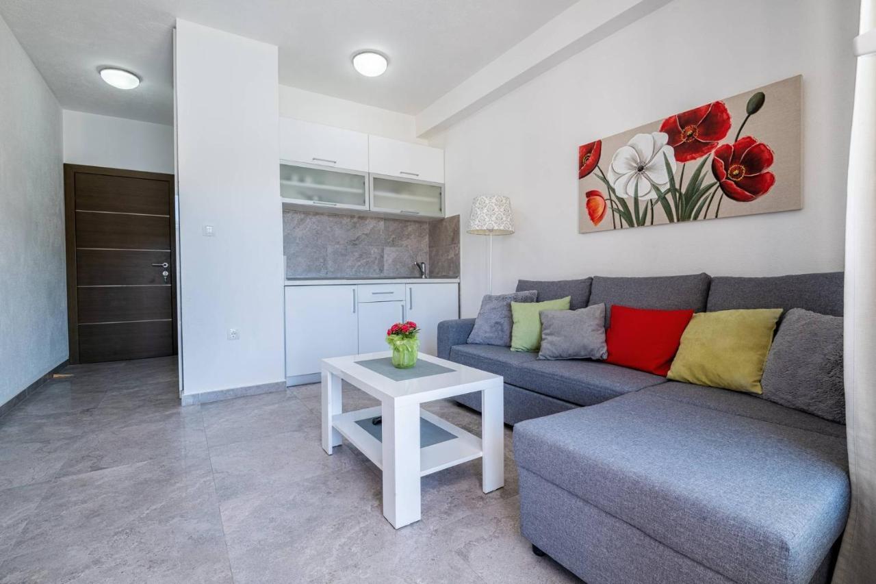 Apartmani Divna 네움 외부 사진
