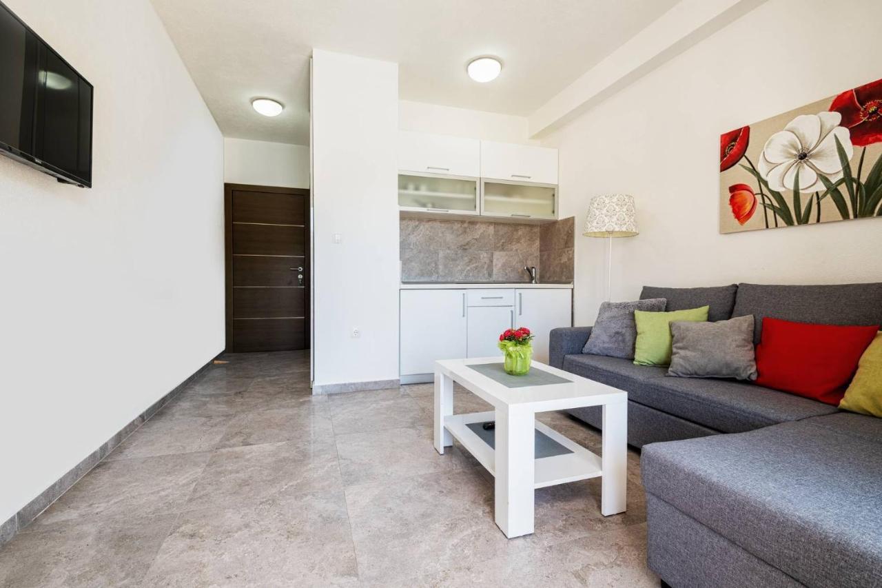 Apartmani Divna 네움 외부 사진