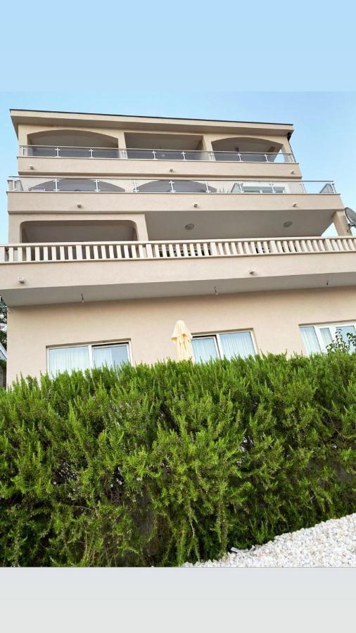 Apartmani Divna 네움 외부 사진