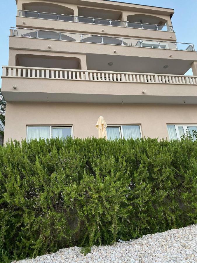 Apartmani Divna 네움 외부 사진