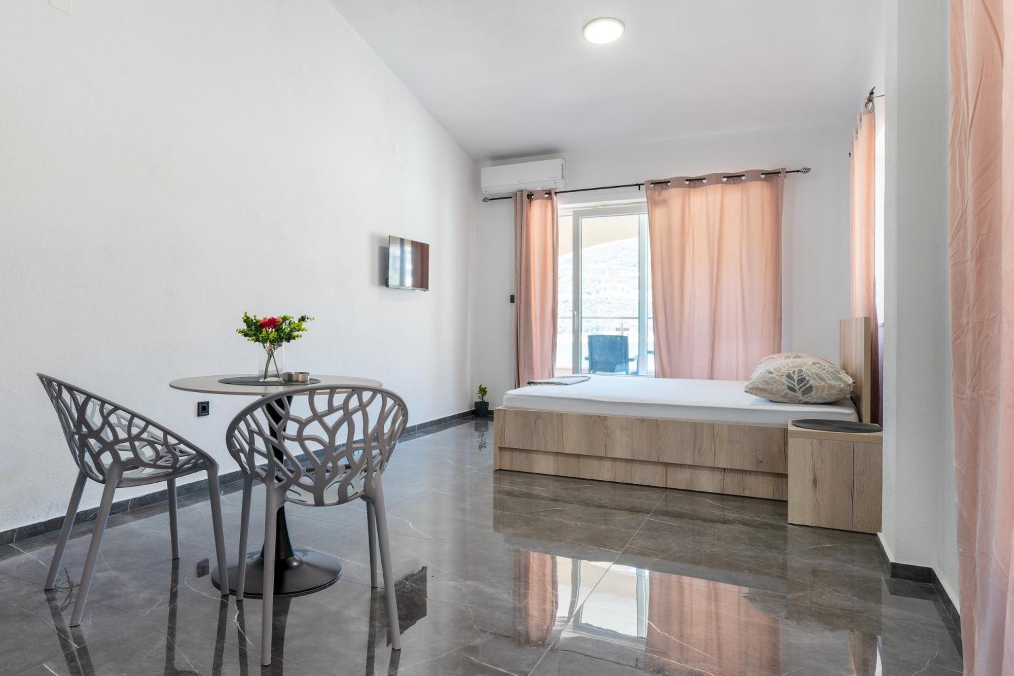 Apartmani Divna 네움 외부 사진