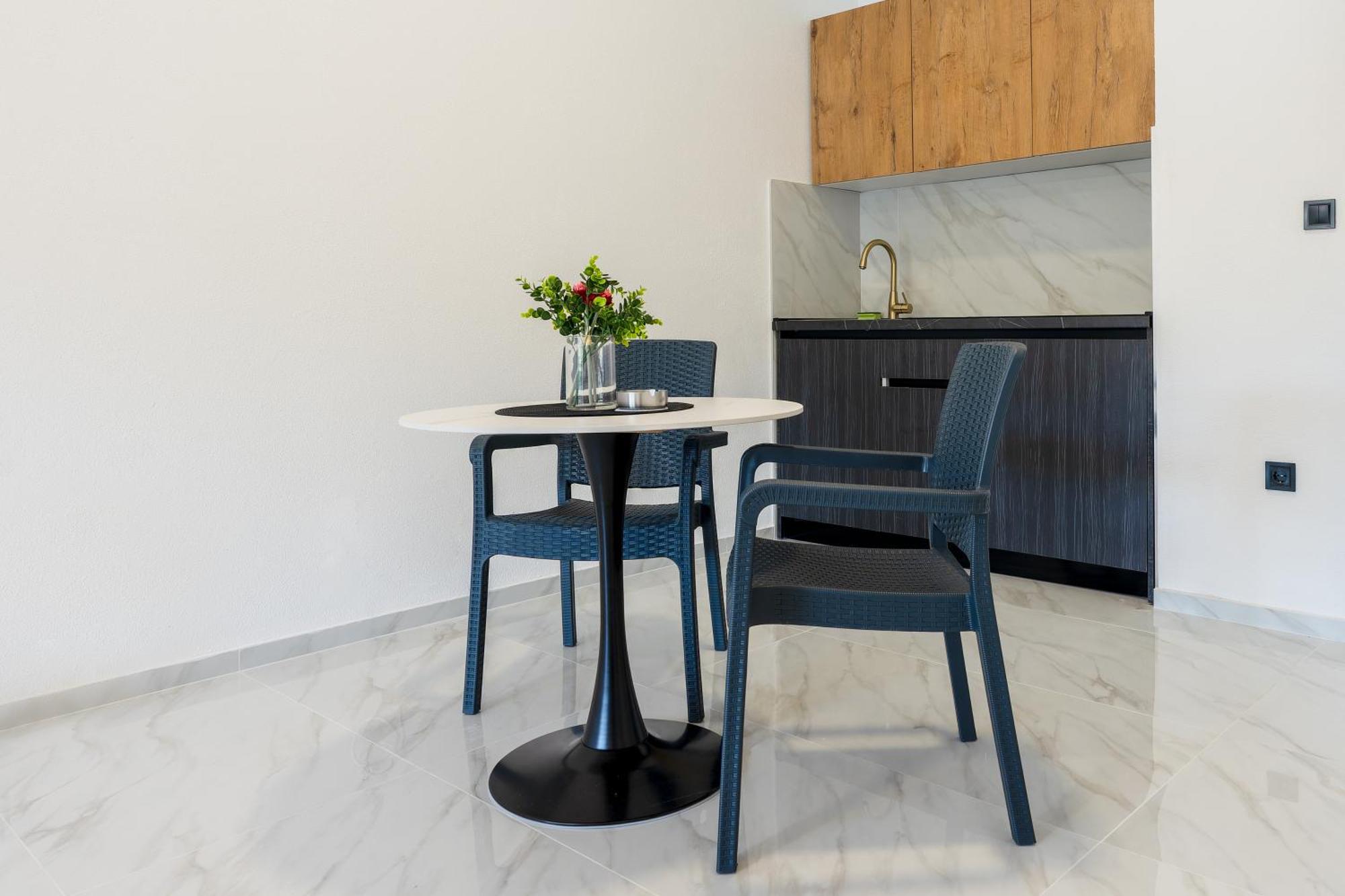 Apartmani Divna 네움 외부 사진
