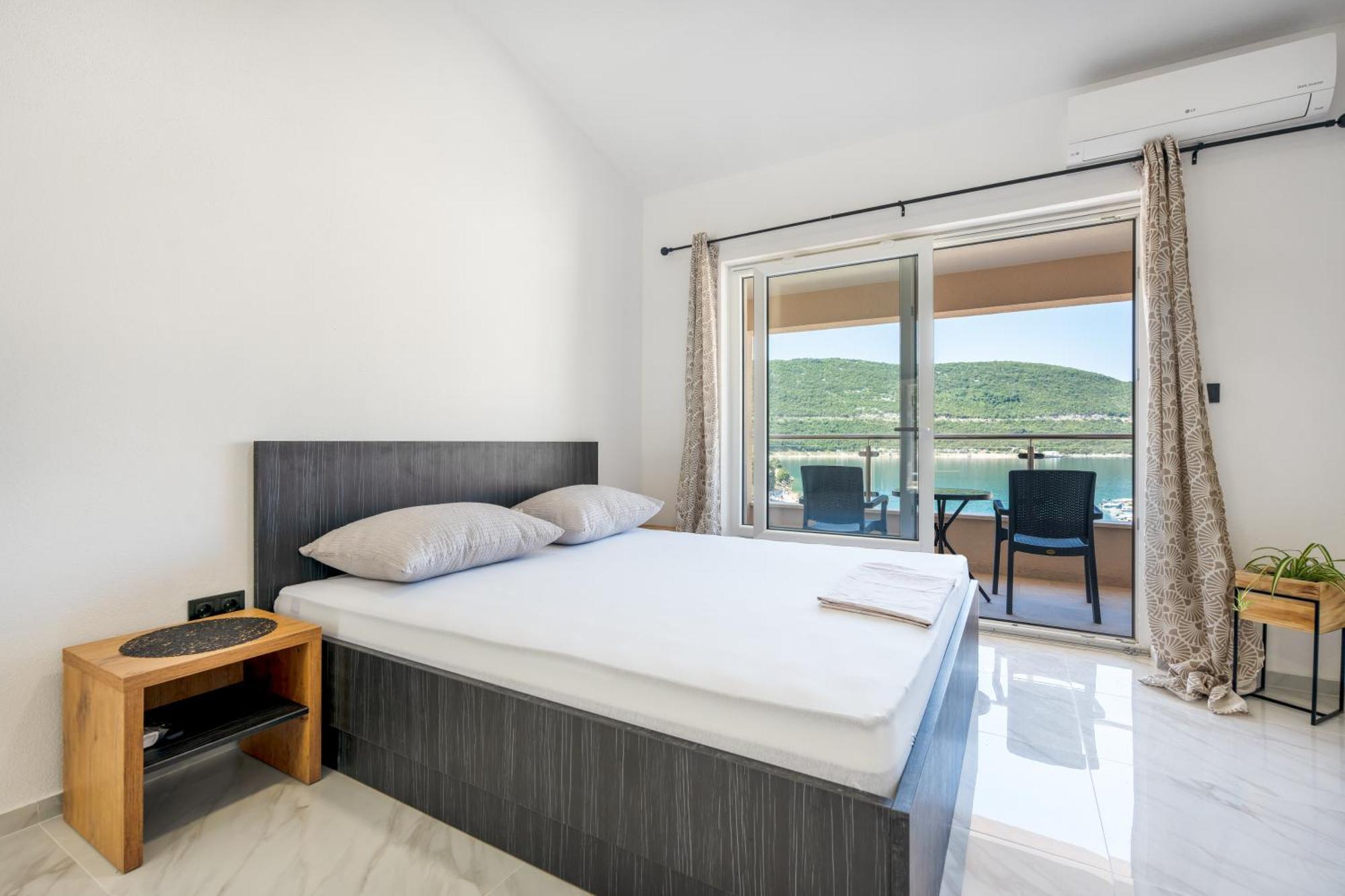 Apartmani Divna 네움 외부 사진