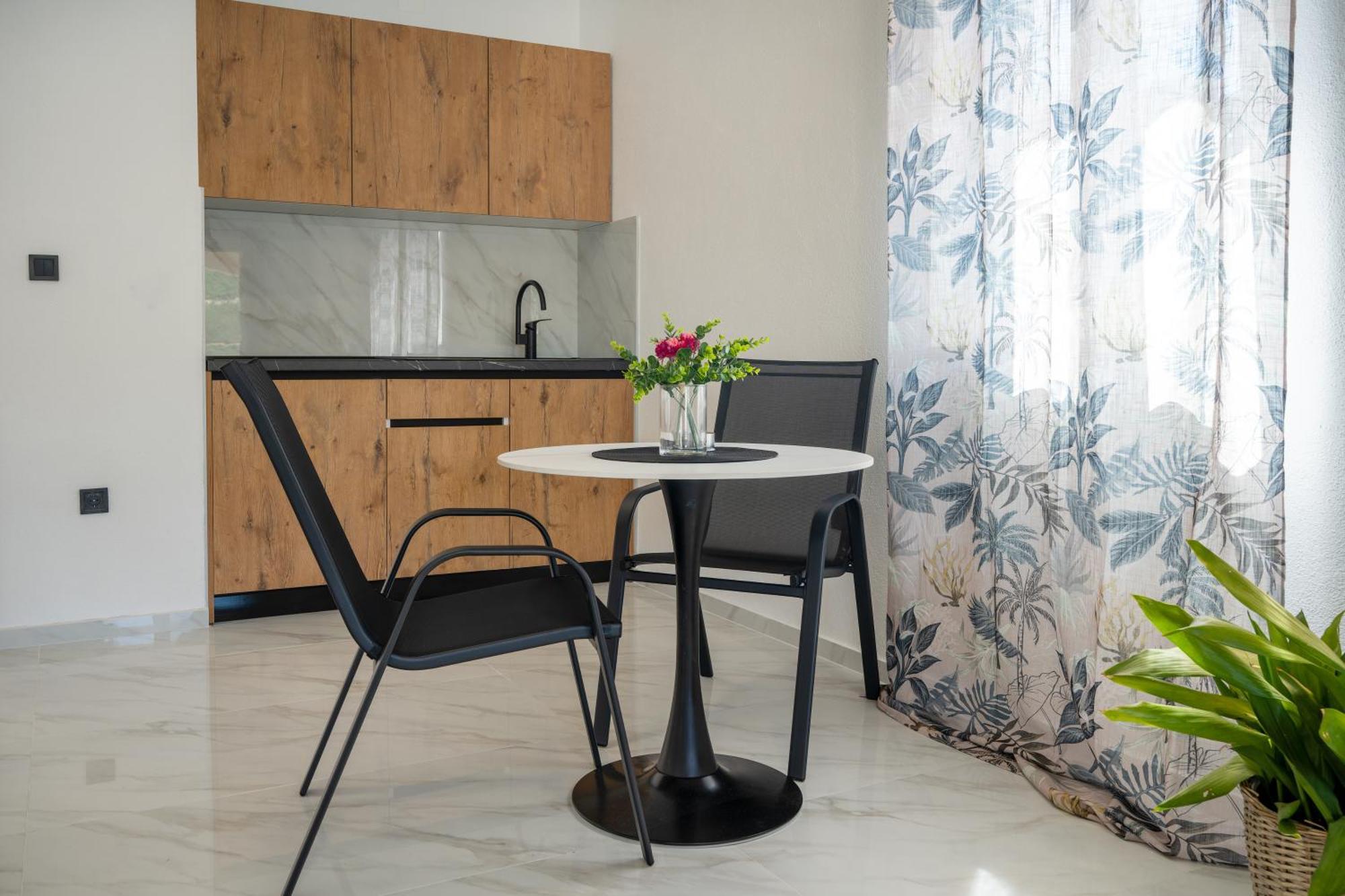 Apartmani Divna 네움 외부 사진