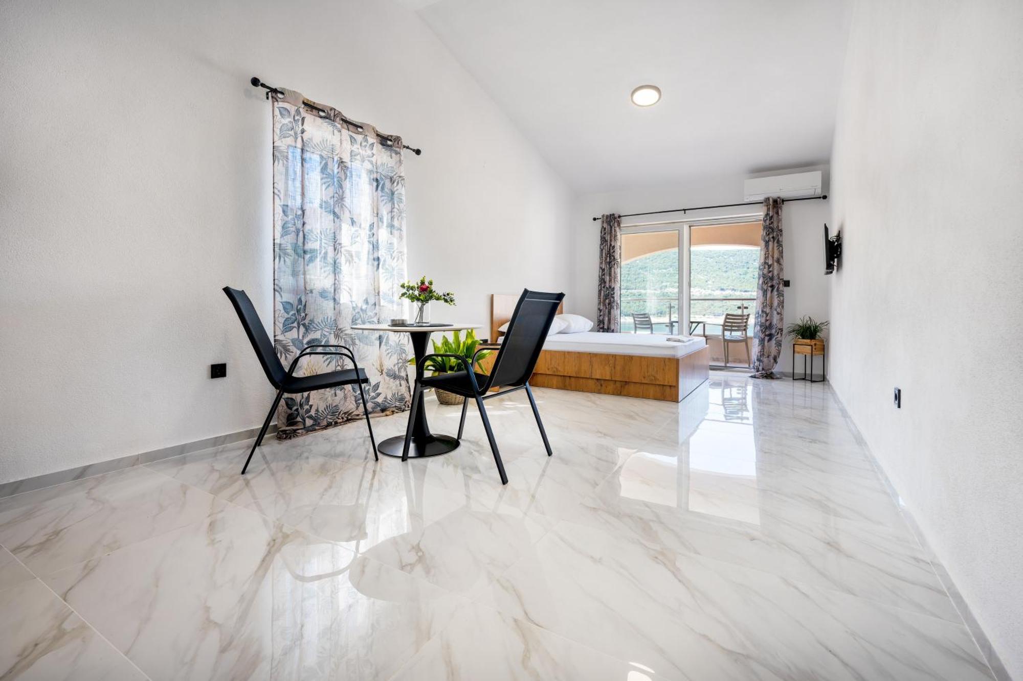 Apartmani Divna 네움 외부 사진