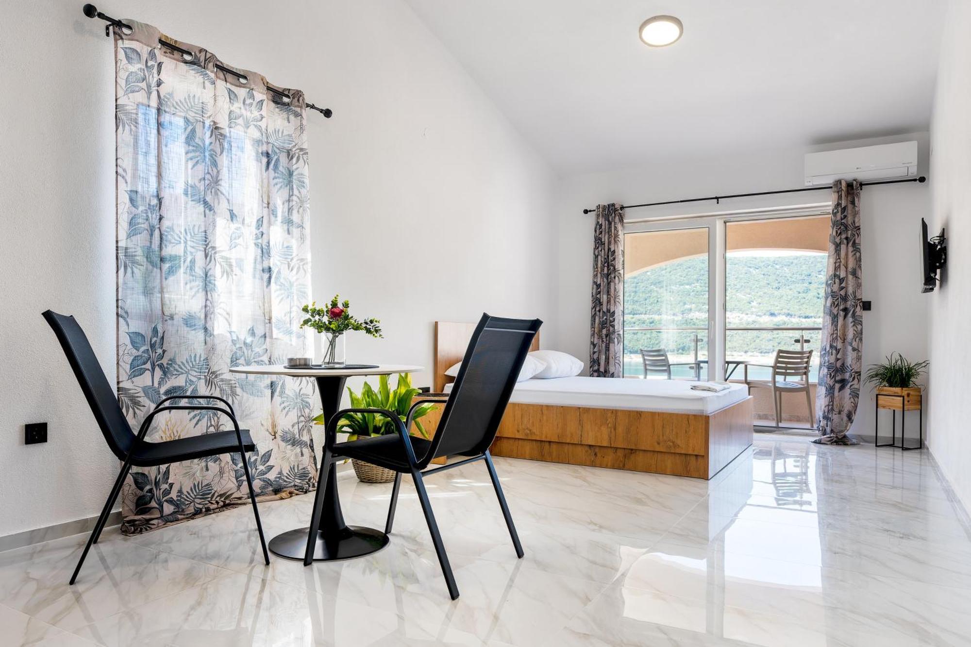Apartmani Divna 네움 외부 사진